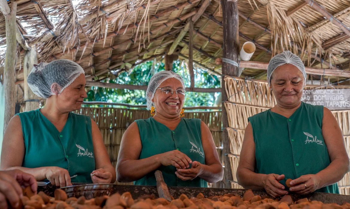 Biocosméticos unem ciência e tradições ribeirinhas no Oeste do Pará